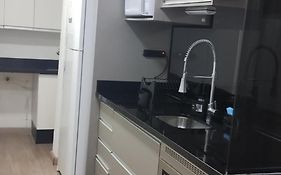 Apartamento completo B51,com ar condicionado,400 m do centro